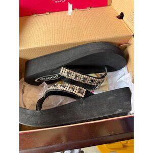 Lilypad Sparkly Rhinestone Sandals